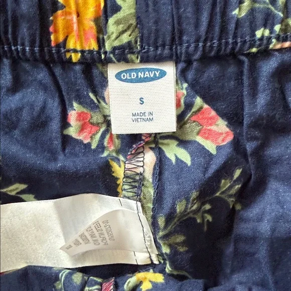 Floral Women's PJ Shorts size small - Picture 2 of 3